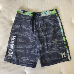 ✅Men Hurley Trunks Swim Shorts Size M
